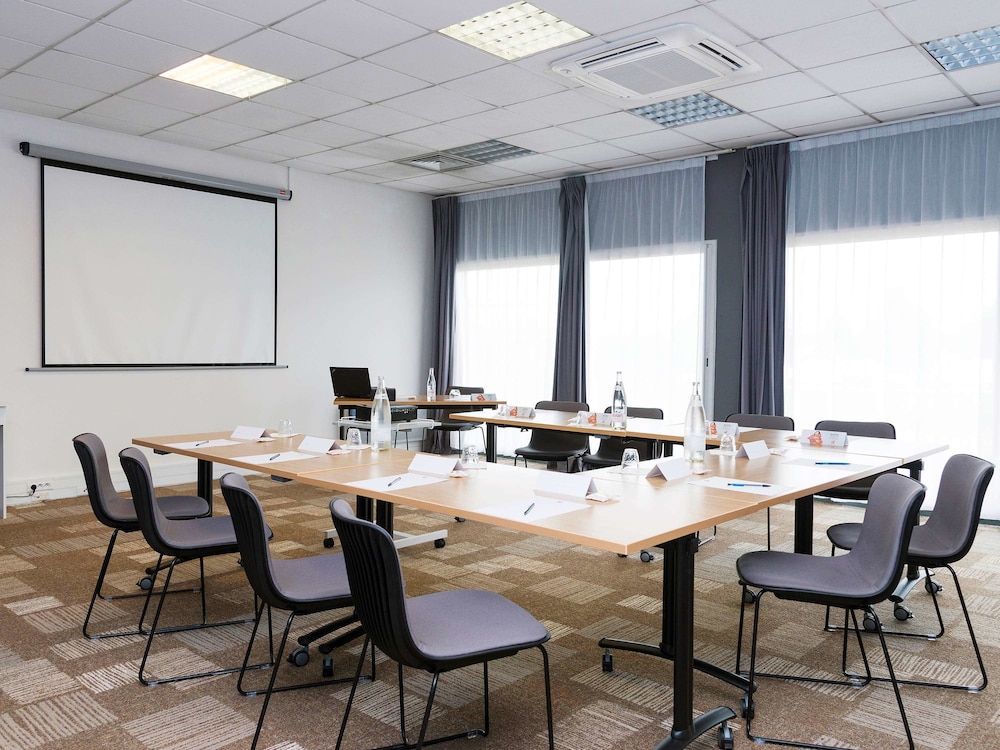 ibis Laval Le Relais d'Armor