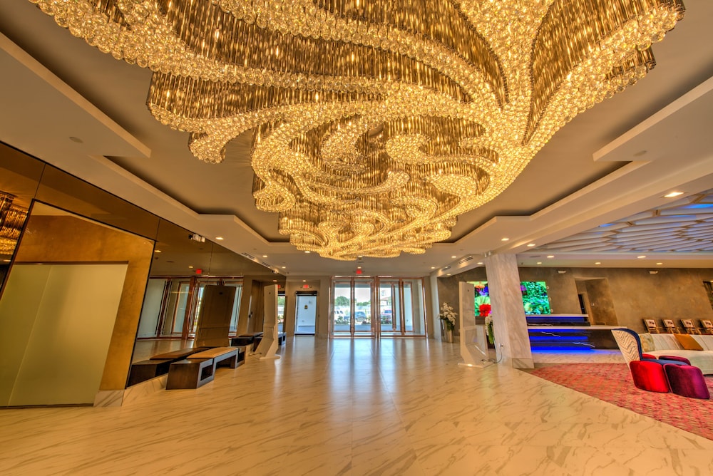 DoubleTree by Hilton Houston Brookhollow photo 2