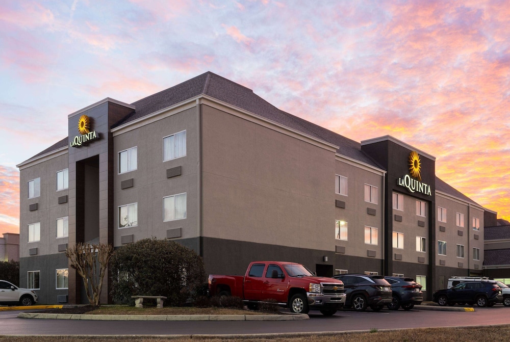 La Quinta Inn & Suites by Wyndham Knoxville Airport