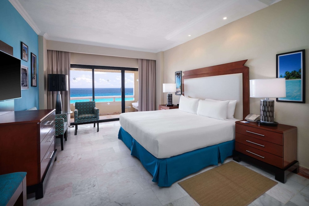 Wyndham Grand Cancun All Inclusive Resort & Villas