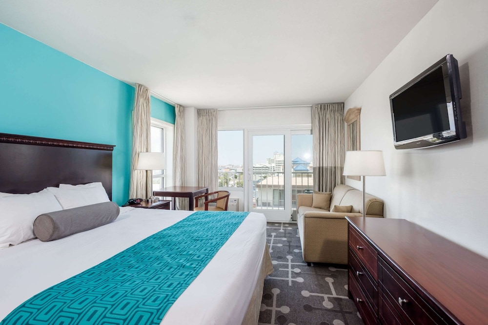Howard Johnson Plaza Hotel by Wyndham Ocean City Oceanfront