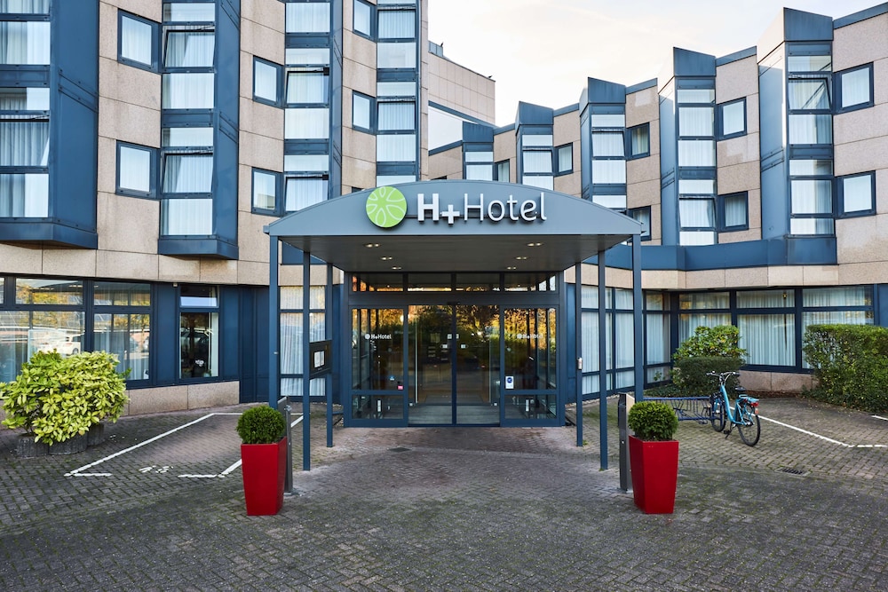H+ Hotel Köln Brühl photo 2