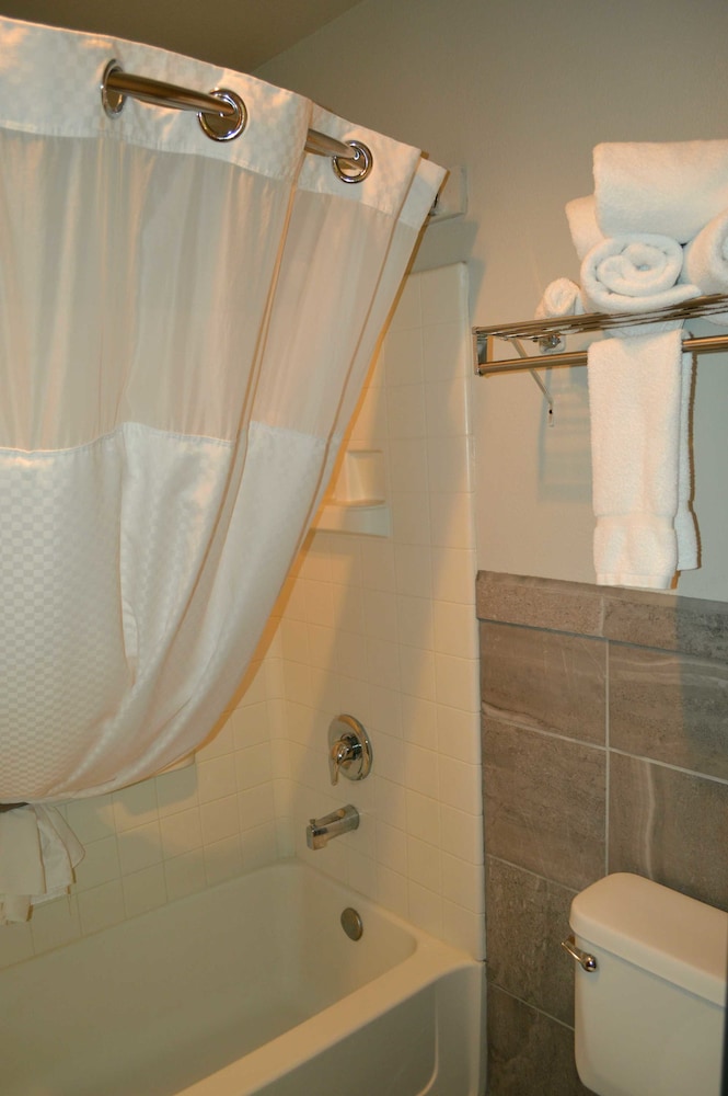 Days Inn by Wyndham Carlsbad