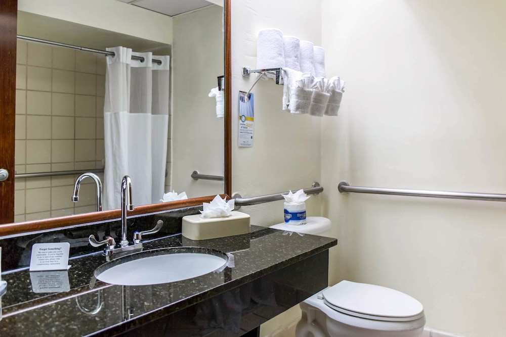 Quality Inn & Suites Hot Springs-Lake Hamilton