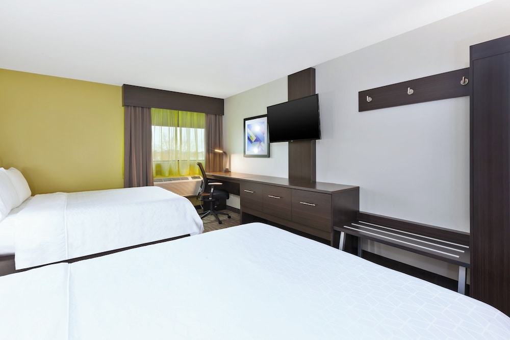 Holiday Inn Express Winnipeg Airport - Polo Park by IHG