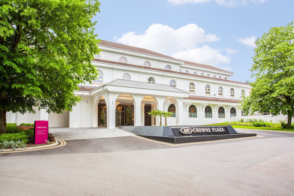 Crowne Plaza Gerrards Cross photo 2