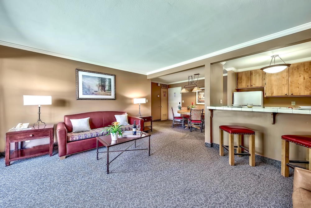 Forest Suites Resort at Heavenly Village