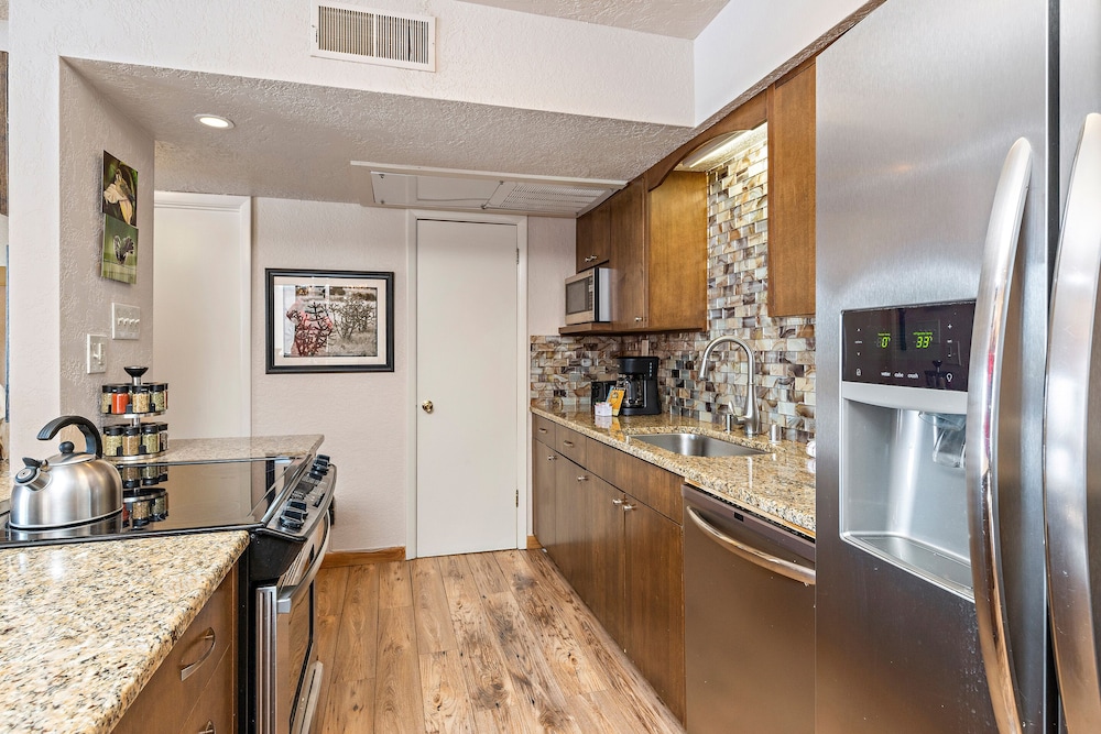 Fort Marcy Hotel Suites by All Seasons Resort Lodging