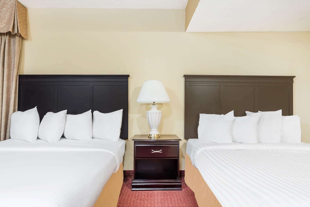 Hawthorn Extended Stay by Wyndham Columbus North