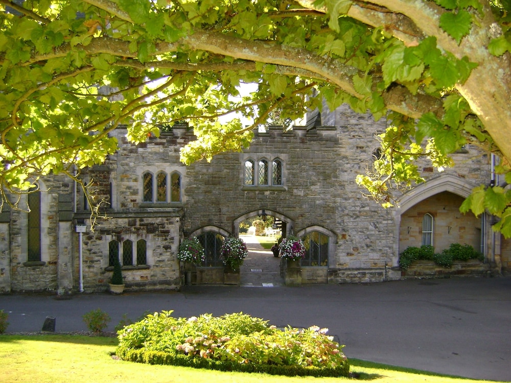 Ashdown Park Hotel & Country Club photo 2