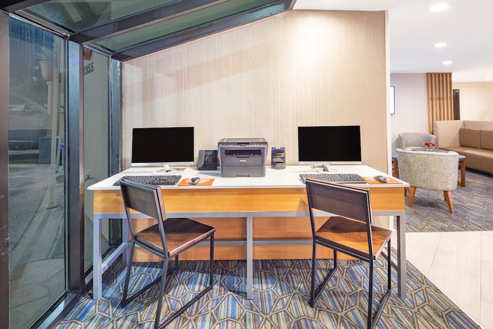Holiday Inn Express San Diego Airport - Old Town by IHG