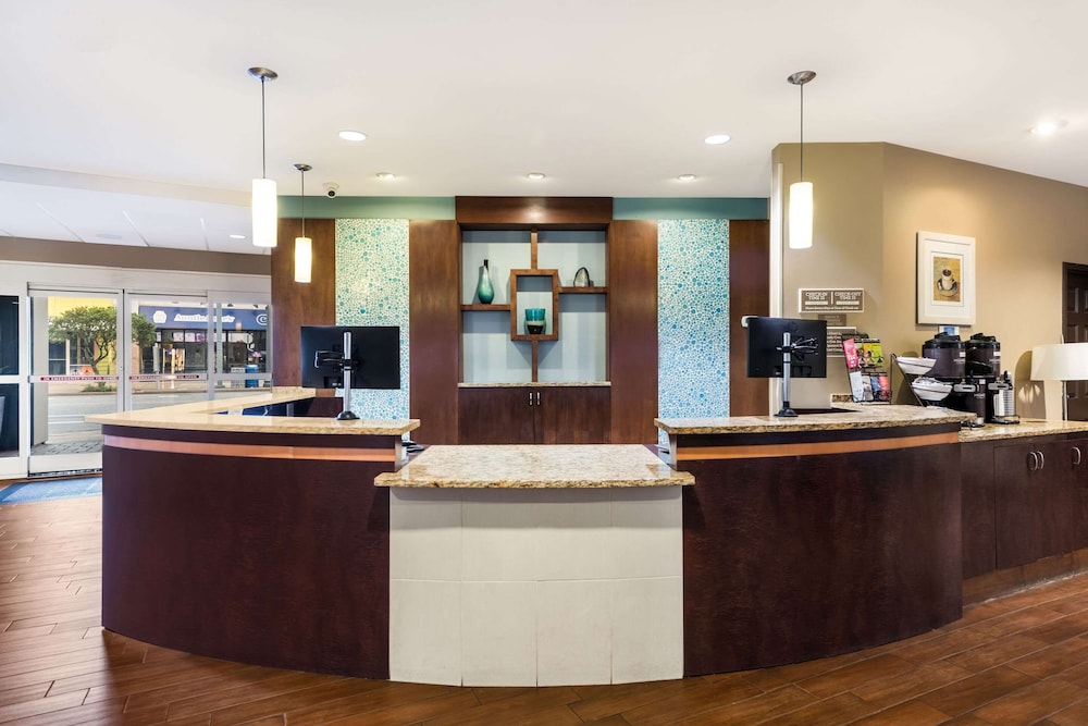 Country Inn & Suites by Radisson, Virginia Beach (Oceanfront)