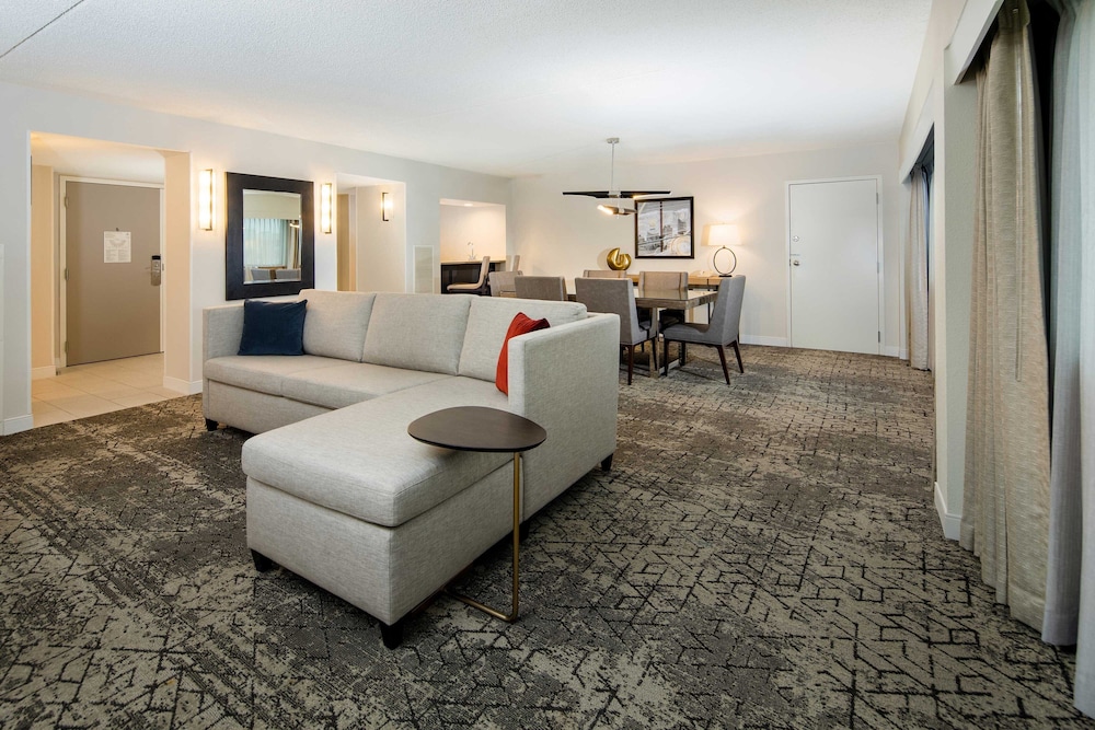 Sheraton Detroit Metro Airport