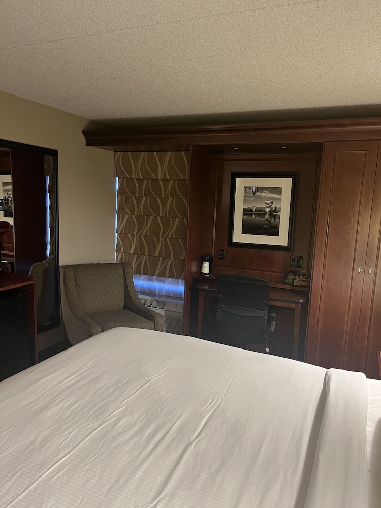 Spark by Hilton Colorado Springs I 25 Central