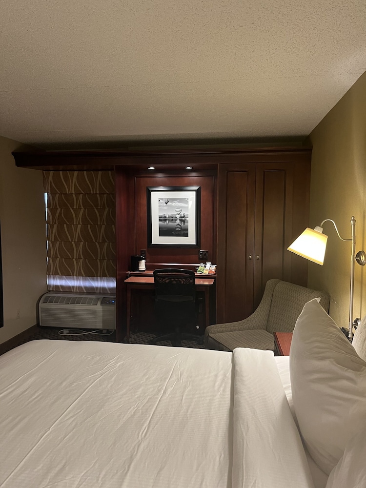 Spark by Hilton Colorado Springs I 25 Central