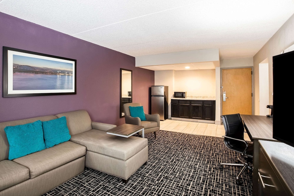 La Quinta Inn by Wyndham Davenport & Conference Center