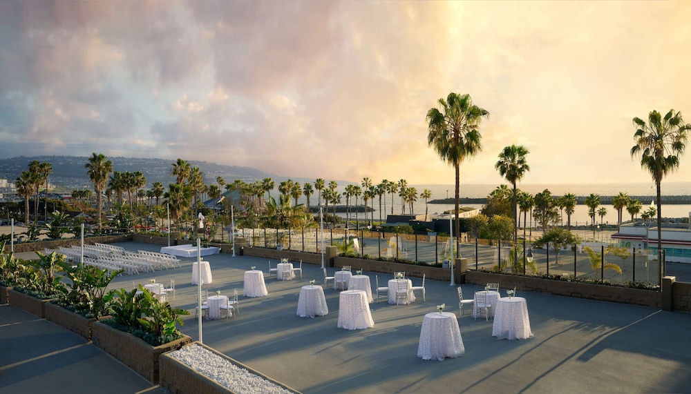 Sonesta Redondo Beach & Marina photo 5