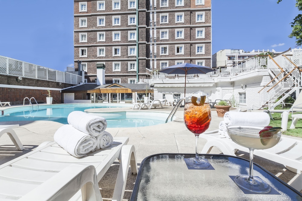 Claridge Hotel photo 2