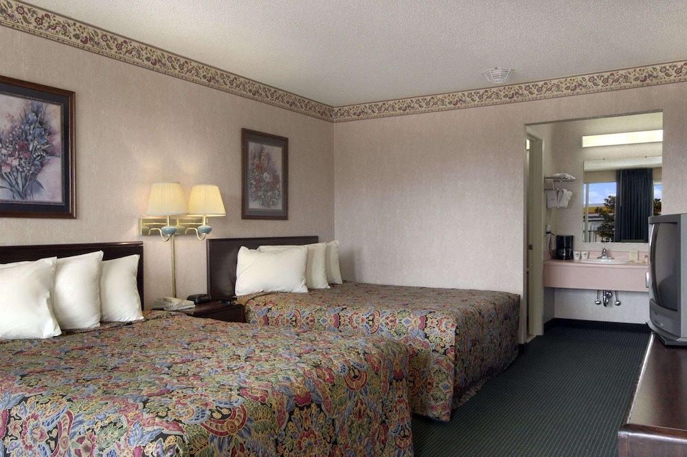 Days Inn by Wyndham Jonesboro AR