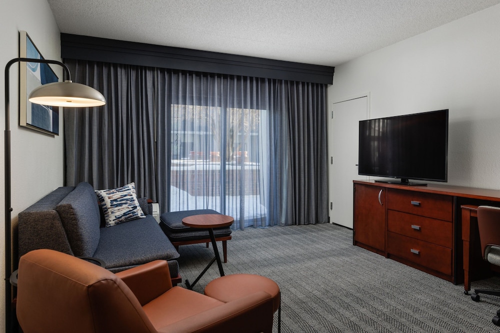 Courtyard by Marriott Denver Central Park