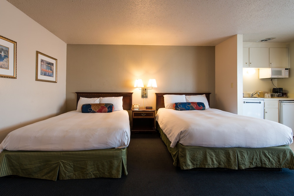 Coral Reef Inn & Suites