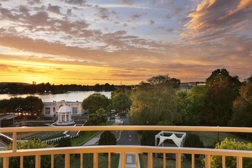 Hotel Barriere le Grand Hotel Enghien-les-Bains