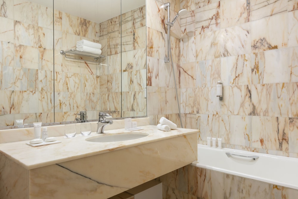 Hotel Barriere le Grand Hotel Enghien-les-Bains