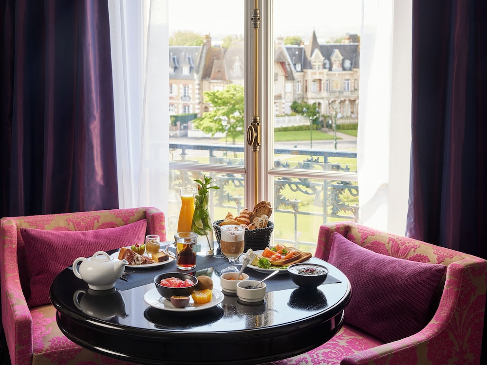 Le Grand Hotel Cabourg MGallery photo 4