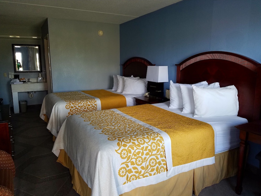 Days Inn by Wyndham Richmond