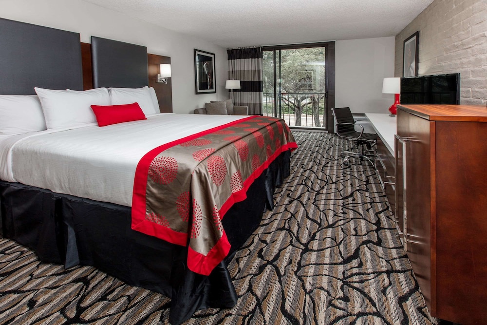 Ramada by Wyndham Austin South