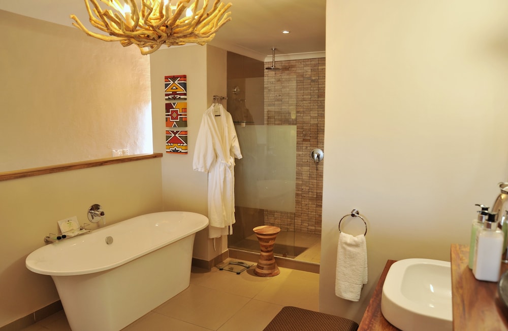 Victoria Falls Safari Club photo 3