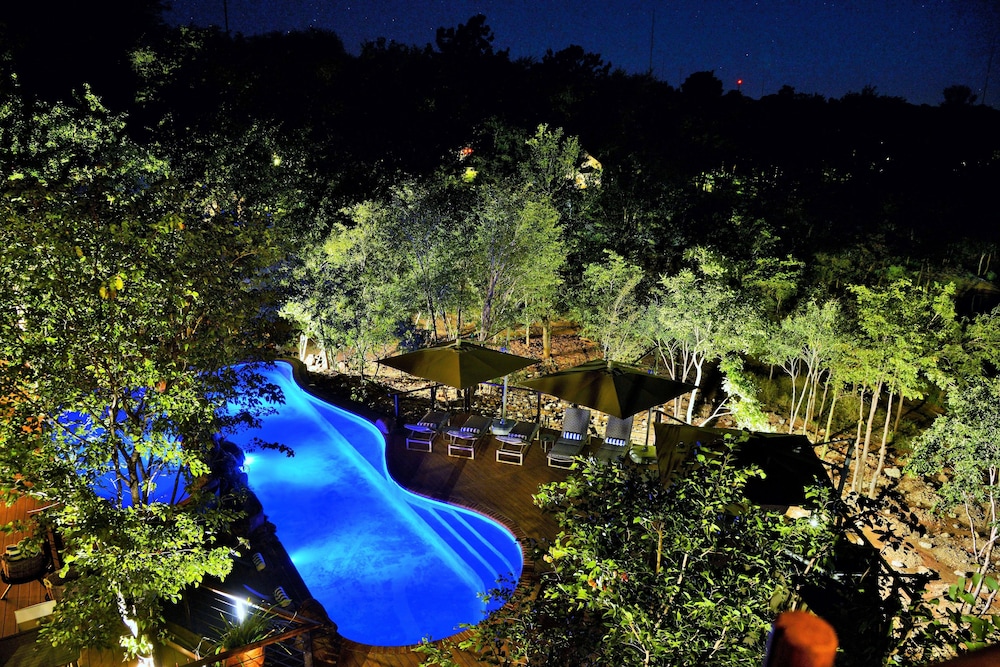 Victoria Falls Safari Club photo 4
