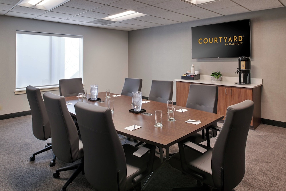 Courtyard by Marriott Chicago Lincolnshire photo 5