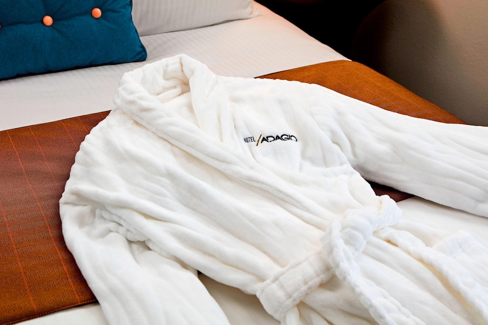 Hotel Adagio, Autograph Collection