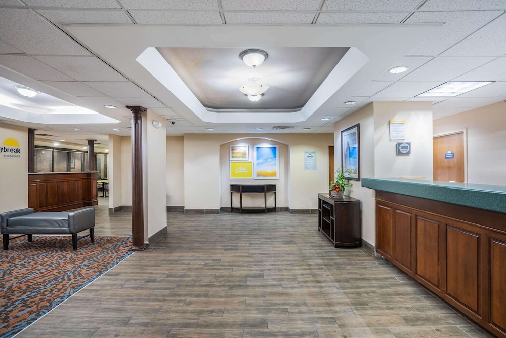 Days Inn by Wyndham Clarksville North