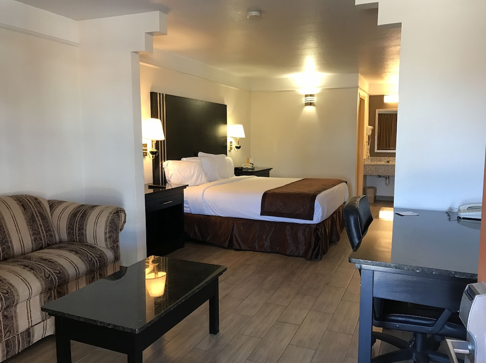 Texas Inn and Suites