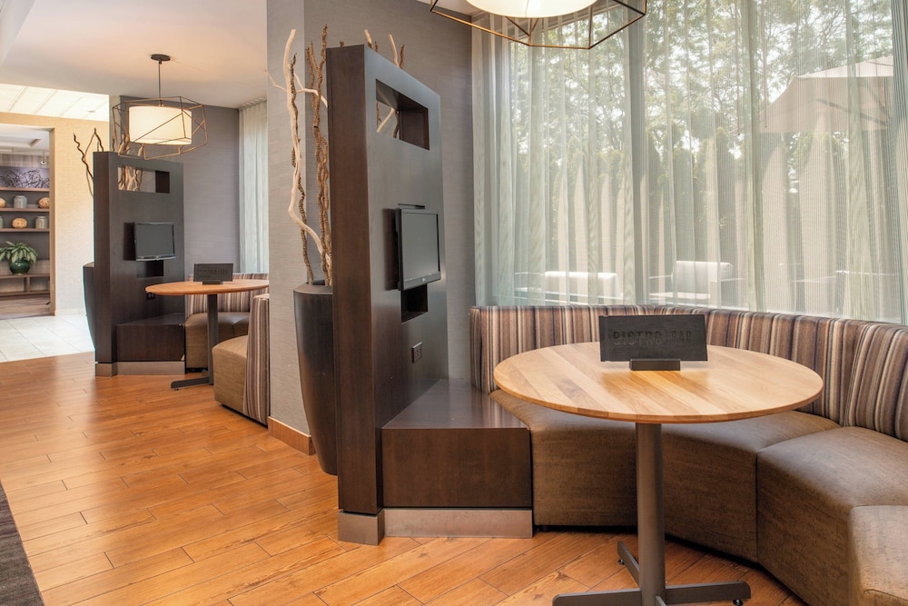 Courtyard by Marriott Portland Airport