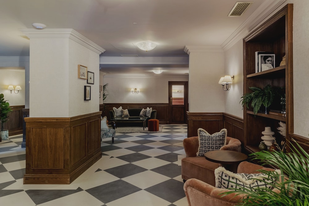 Queen's Hotel