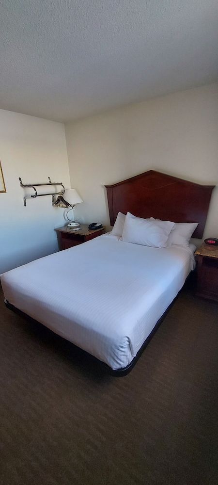 Days Inn by Wyndham Willmar