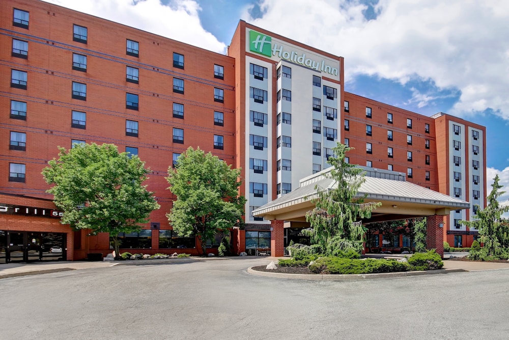 Holiday Inn & Suites Windsor Ambassador Bridge