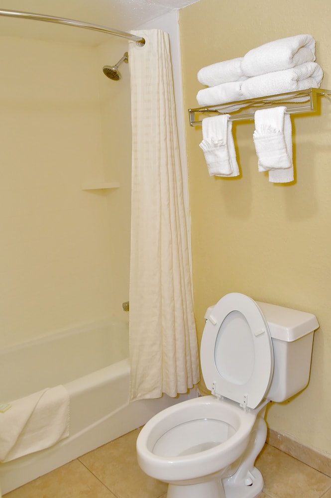 Baymont by Wyndham Orlando East