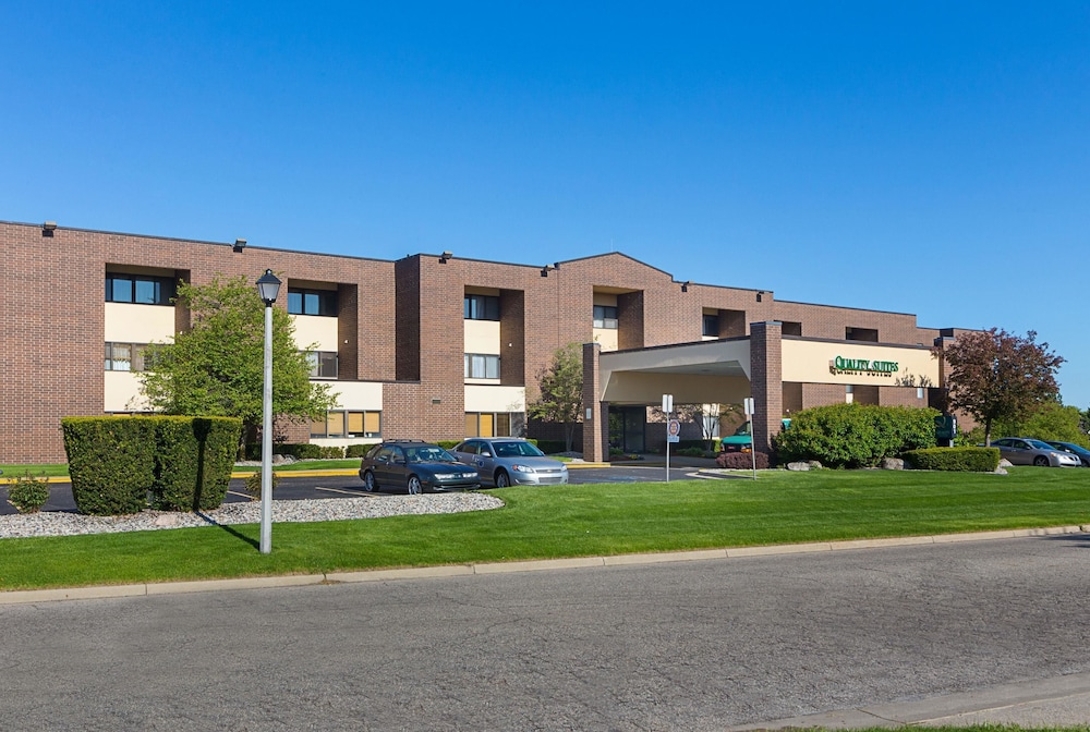 Quality Suites Lansing West