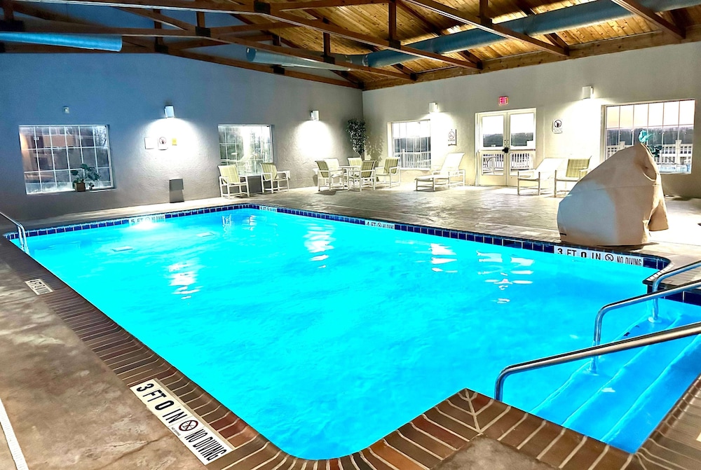 Microtel Inn & Suites by Wyndham Quincy Downtown/River Area