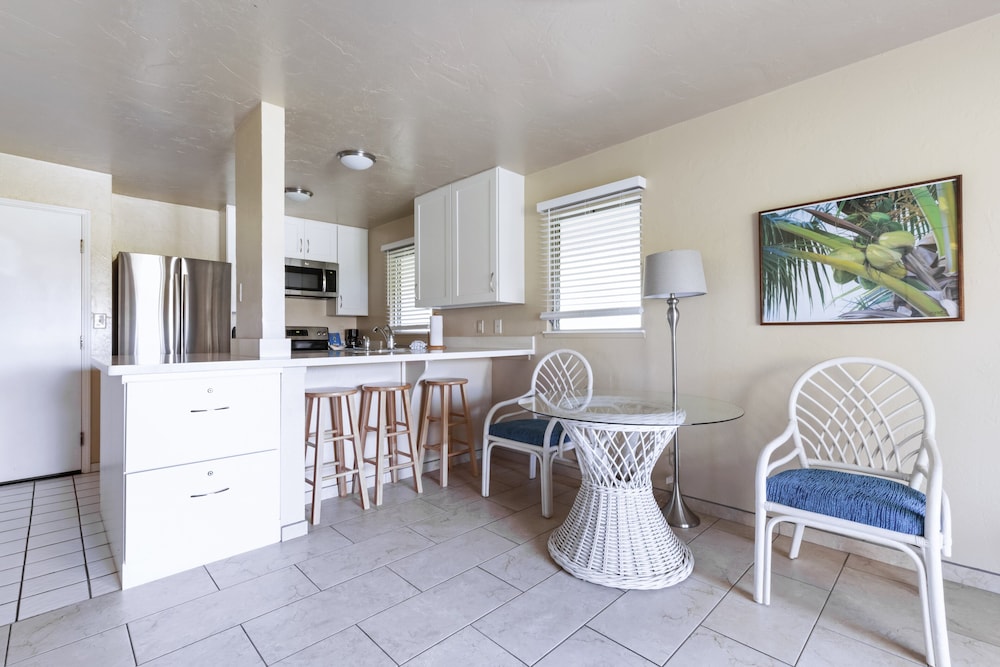 Plantation Hale Suites