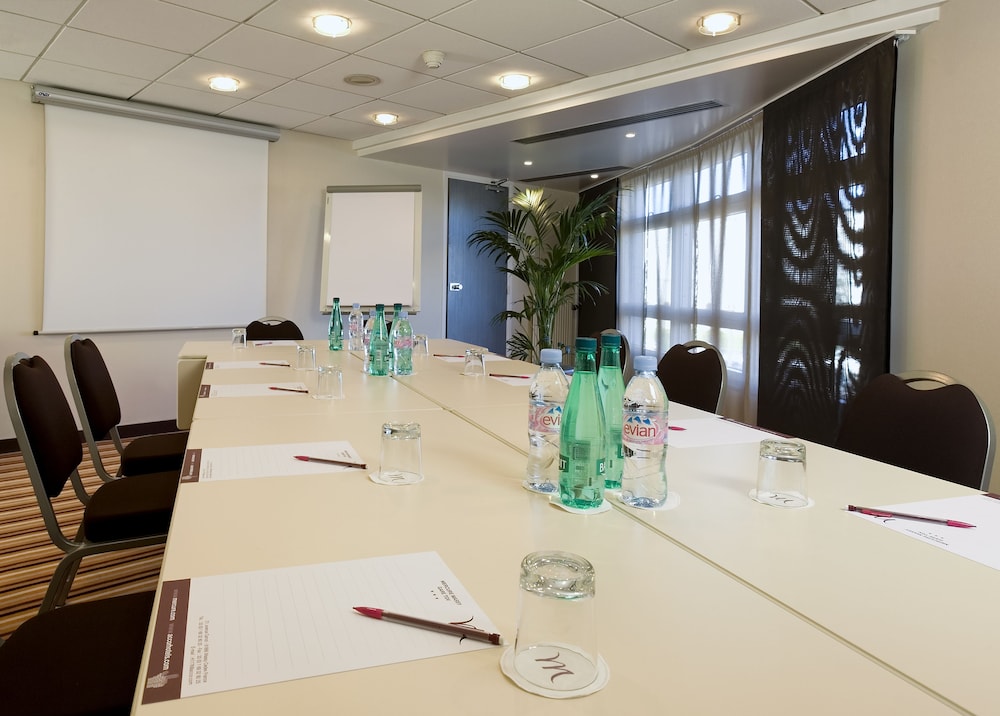 Mercure Paris Massy Gare TGV photo 5