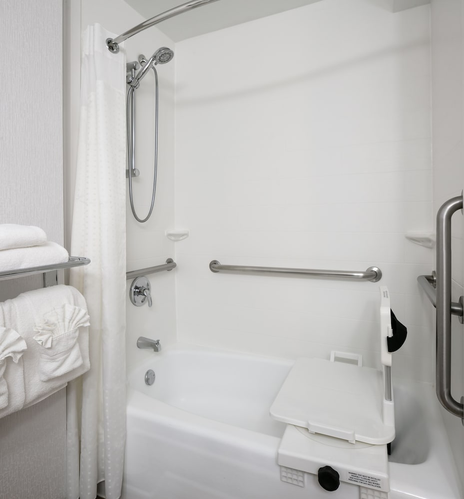 Holiday Inn & Suites Overland Park West by IHG