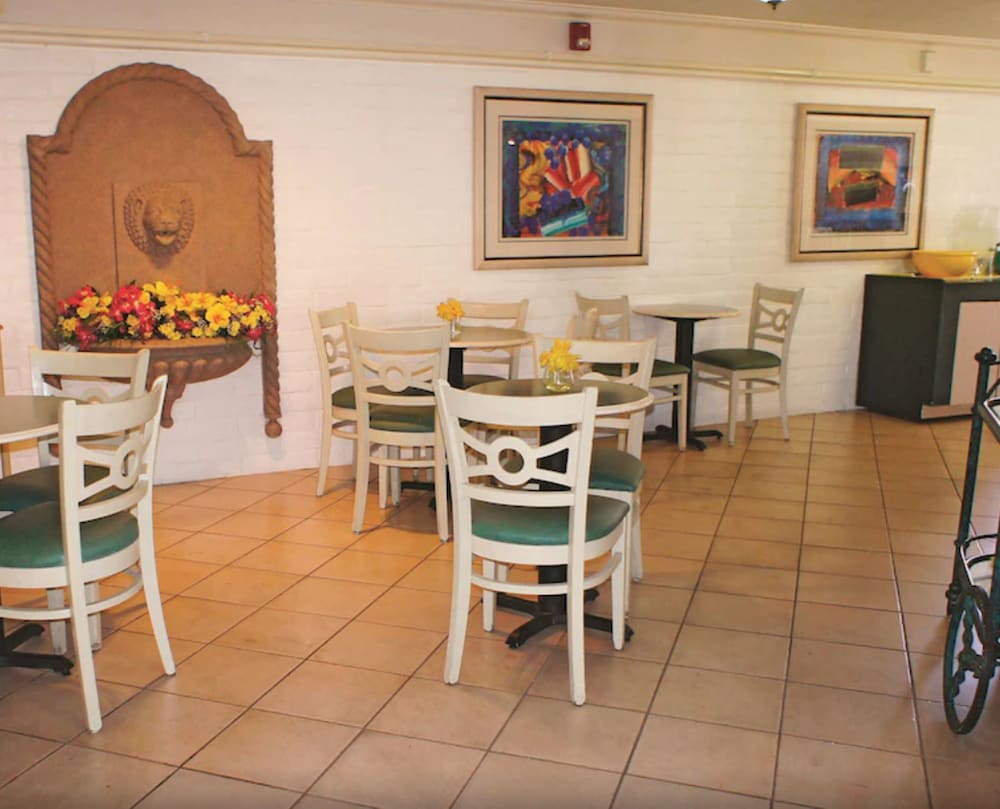 La Quinta Inn by Wyndham Bakersfield South