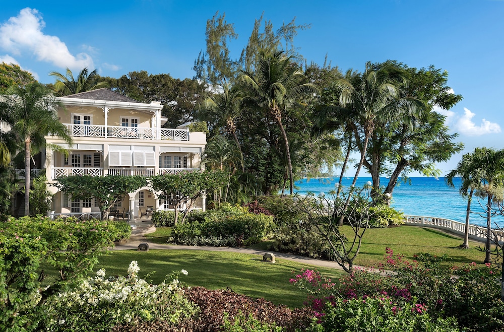 Coral Reef Club photo 4