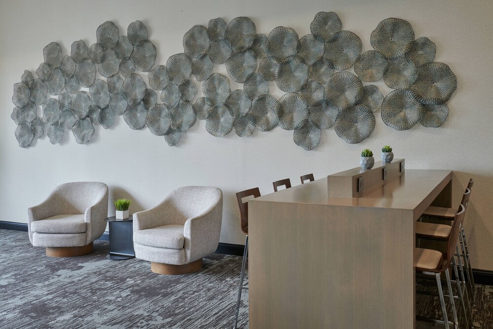 Delta Hotels by Marriott Detroit Novi