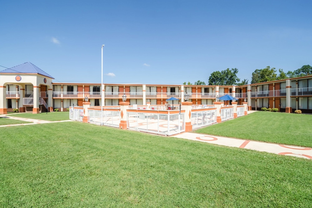 OYO Hotel Greensboro East I 40